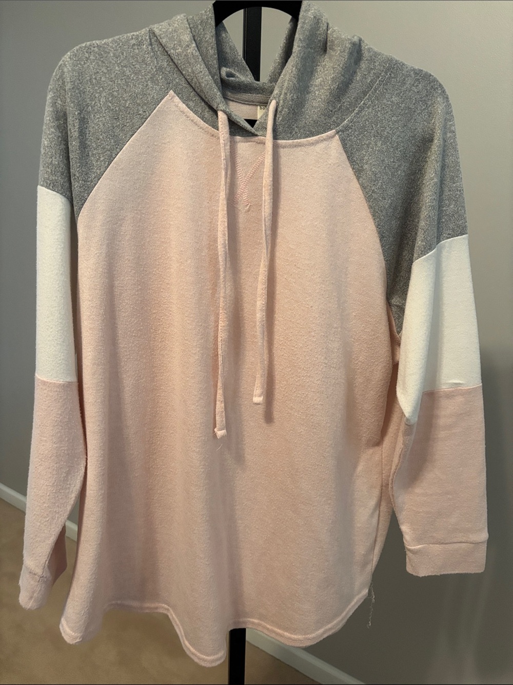 PINK  GRAY AND WHITE COLOR BLACK FLEECE